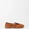 Bailarina «Pebble Soft» em pele de cabra camurçada Bailarina «Pebble Soft» em pele de cabra camurçada