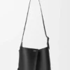Bolsa Bilbao grande em pele de bezerro lisa Bolsa Bilbao grande em pele de bezerro lisa