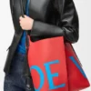 Bolsa Bilbao grande em pele de bezerro lisa com logótipo de grandes dimensões Bolsa Bilbao grande em pele de bezerro lisa com logótipo de grandes dimensões