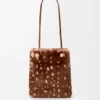 Bolsa com Pebble em pele de carneiro estampada Bolsa com Pebble em pele de carneiro estampada