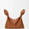 Bolsa de lenço média em pele de bezerro lisa Bolsa de lenço média em pele de bezerro lisa