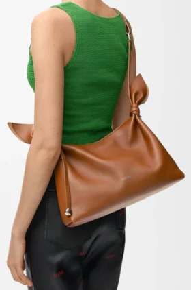 Bolsa de lenço média em pele de bezerro lisa