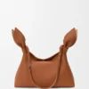 Bolsa de lenço média em pele de bezerro lisa Bolsa de lenço média em pele de bezerro lisa