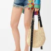 Bolsa Hobo Pequena com Perfurações em Ráfia e Pele de Bezerro Bolsa Hobo Pequena com Perfurações em Ráfia e Pele de Bezerro