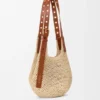 Bolsa Hobo Pequena com Perfurações em Ráfia e Pele de Bezerro Bolsa Hobo Pequena com Perfurações em Ráfia e Pele de Bezerro
