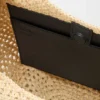 Bolsa Hobo Pequena com Perfurações em Ráfia e Pele de Bezerro Bolsa Hobo Pequena com Perfurações em Ráfia e Pele de Bezerro
