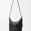 Bolsa Loop em pele de bezerro granulada e flexível Bolsa Loop em pele de bezerro granulada e flexível