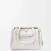 Bolsa Madrid Média em pele de bezerro granulada e flexível Bolsa Madrid Média em pele de bezerro granulada e flexível