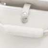 Bolsa Madrid Média em pele de bezerro granulada e flexível Bolsa Madrid Média em pele de bezerro granulada e flexível