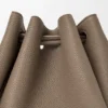 Bolsa Madrid Média em pele de bezerro granulada e flexível Bolsa Madrid Média em pele de bezerro granulada e flexível