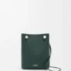 Bolsa Pebble em pele de bezerro lisa Bolsa Pebble em pele de bezerro lisa