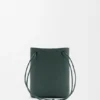 Bolsa Pebble em pele de bezerro lisa Bolsa Pebble em pele de bezerro lisa