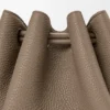 Bolsa pequena de Madrid em pele de bezerro granulada e flexível Bolsa pequena de Madrid em pele de bezerro granulada e flexível