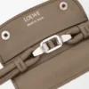 Bolsa pequena de Madrid em pele de bezerro granulada e flexível Bolsa pequena de Madrid em pele de bezerro granulada e flexível