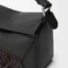 Bolsa Puzzle pequena com franjas em pele de bezerro clássica Bolsa Puzzle pequena com franjas em pele de bezerro clássica