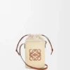 Bolsa quadrada em palha de iraca e pele de bezerro Bolsa quadrada em palha de iraca e pele de bezerro