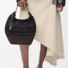 Bolsa Squeeze pequena em pele de bezerro Nappa tecida Bolsa Squeeze pequena em pele de bezerro Nappa tecida