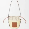Bolsa tipo balde com cordão em folha de palmeira e pele de bezerro Bolsa tipo balde com cordão em folha de palmeira e pele de bezerro