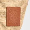 Bolsa tipo pochette com fenda em ráfia e pele de bezerro Bolsa tipo pochette com fenda em ráfia e pele de bezerro