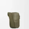 Bolso vertical para uso a tiracolo em pele de bezerro acetinada Bolso vertical para uso a tiracolo em pele de bezerro acetinada