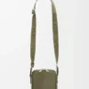 Bolso vertical para uso a tiracolo em pele de bezerro acetinada Bolso vertical para uso a tiracolo em pele de bezerro acetinada