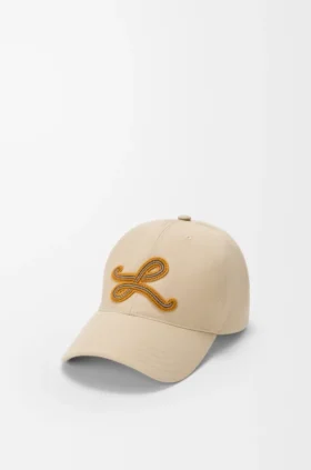 Boné com patch «L» em algodão