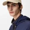 Boné com patch «L» em algodão Boné com patch «L» em algodão