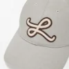 Boné com patch «L» em algodão Boné com patch «L» em algodão