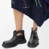 Bota curta «Bobby» em pele de bezerro curtida vegetalmente Bota curta «Bobby» em pele de bezerro curtida vegetalmente