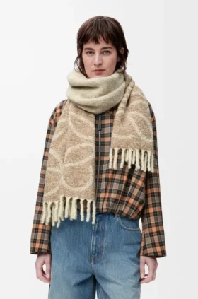 Cachecol com anagrama em alpaca e lã