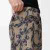Calções em tecido jacquard felpudo Calções em tecido jacquard felpudo
