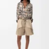 Camisa estilo Balloon em seda Camisa estilo Balloon em seda
