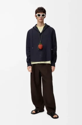 Camisas com capuz em algodão e linho
