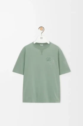 Camisas de corte largo em algodão Camisas de corte largo em algodão
