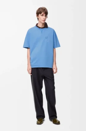 Camisas de corte largo em algodão Camisas de corte largo em algodão