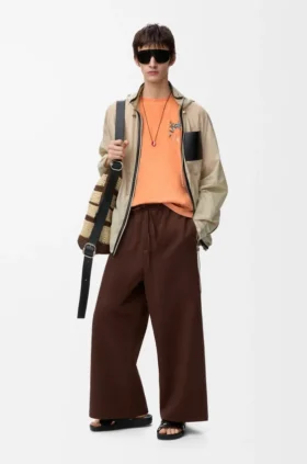 Camisas de corte largo em algodão Camisas de corte largo em algodão