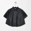 Camisas de manga curta com silhueta trapézio em pele de borrego napa Camisas de manga curta com silhueta trapézio em pele de borrego napa
