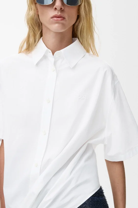 Camisas de manga curta em algodão Camisas de manga curta em algodão