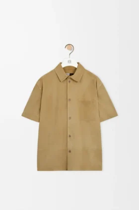 Camisas de manga curta em pele de cabra camurçada