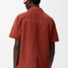 Camisas de manga curta em pele de cabra camurçada Camisas de manga curta em pele de cabra camurçada