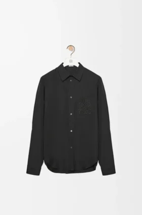 Camisas em algodão