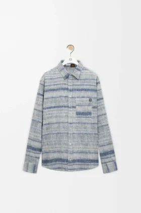 Camisas em ganga
