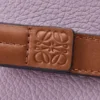 Carteira compacta com fecho de correr em pele de bezerro com grão suave Carteira compacta com fecho de correr em pele de bezerro com grão suave