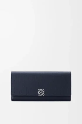 Carteira Continental Anagram em pele de bezerro com textura Pebble