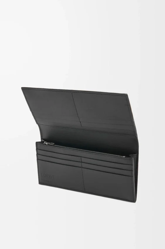 Carteira horizontal comprida em pele de bezerro com grão suave Carteira horizontal comprida em pele de bezerro com grão suave