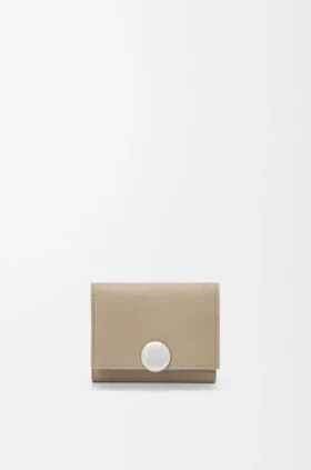 Carteira tripla «Pebble» em pele de bezerro com grão «Pebble»