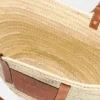 Cesta clássica grande em folha de palmeira e pele de bezerro Cesta clássica grande em folha de palmeira e pele de bezerro