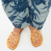Chinelo «Petal Anagram» em lona bordada Chinelo «Petal Anagram» em lona bordada