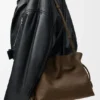 Clutch Flamenco Média em Nubuck Granulado Clutch Flamenco Média em Nubuck Granulado