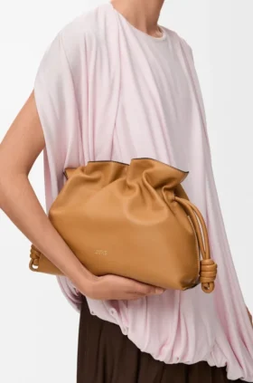 Clutch Flamenco Média em pele de bezerro napa